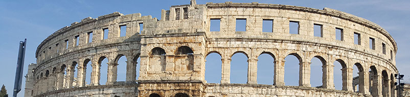 Walking_tour_Pula_with_wine_tasting_at_the_Forum_1